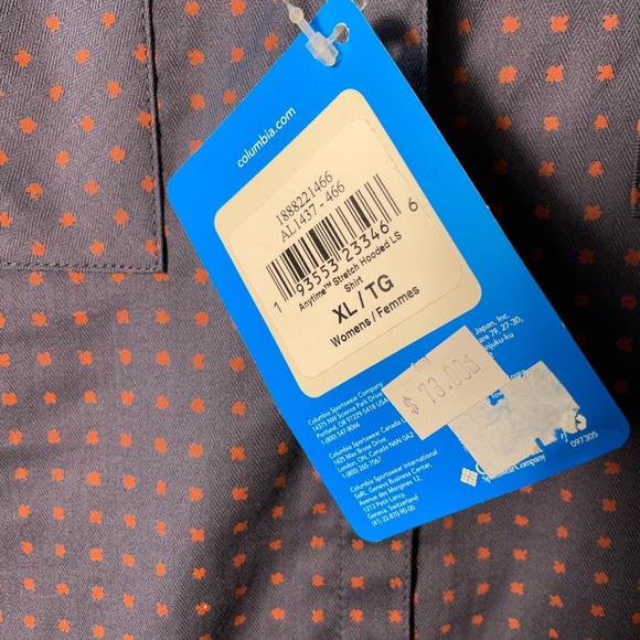 Columbia casual button up shirt with hood and tabs to roll up sleeves - Picture 2 of 10